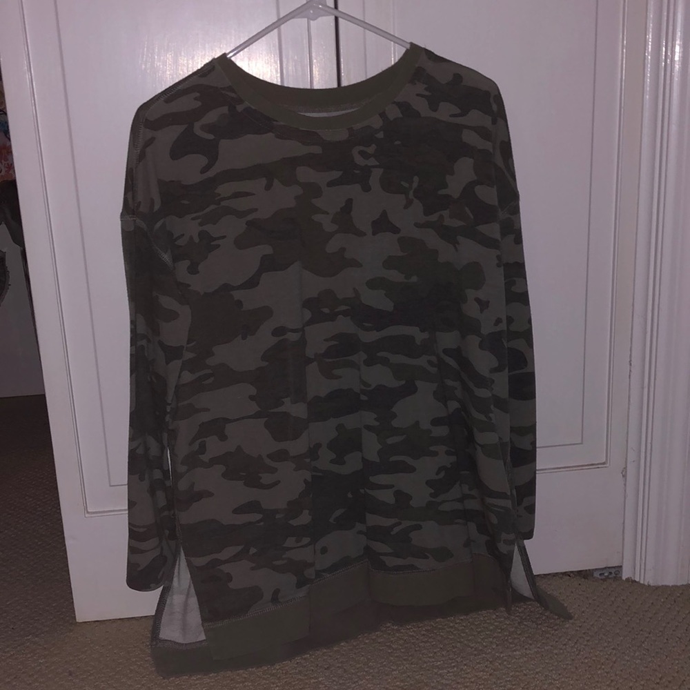 Camo top